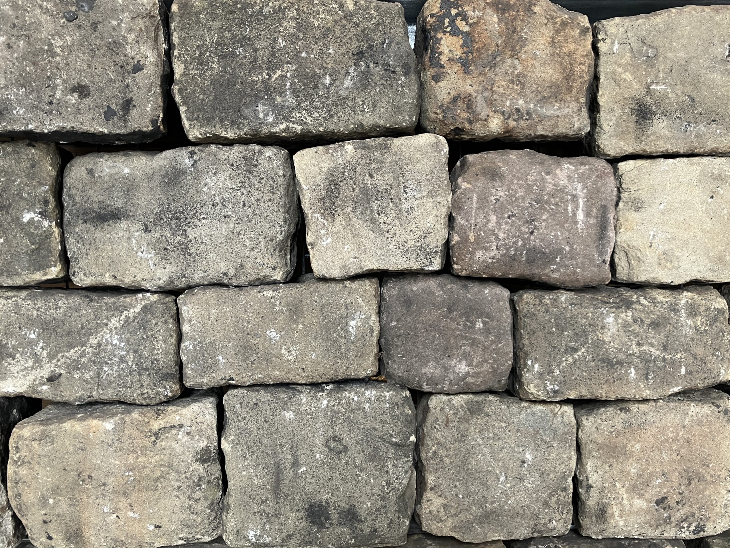Reclaimed Gritstone Cobbles - WM10673 - Image 3