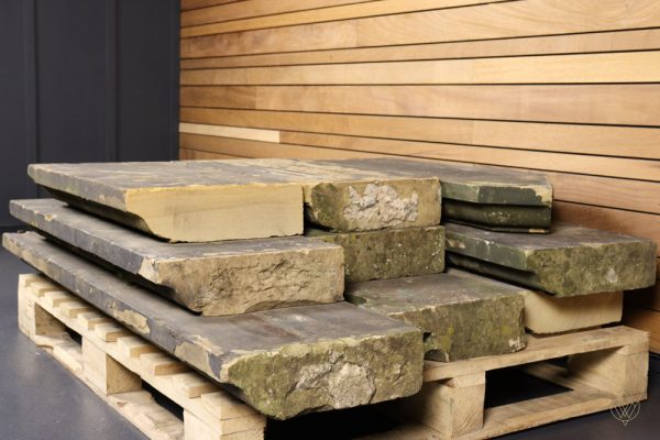 27.5ft Ornate Victorian Flat Sandstone Coping Stones - Image 3