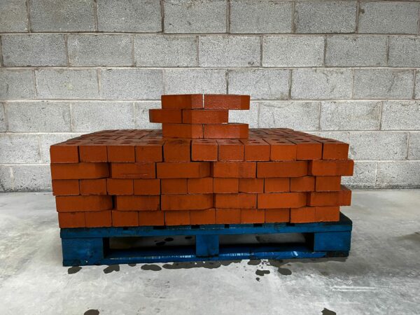 112 x Squint Red Bricks - Smooth Special Shape - WM11123 - Image 8