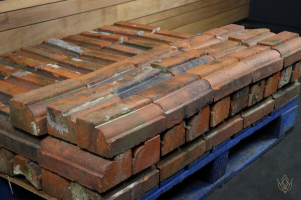 60x Red Terracotta Plinth Outer/String Course Bricks - Image 7