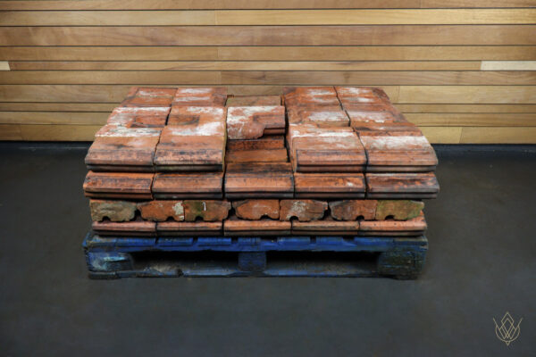 38x Red Terracotta Plinth Outer/String Course Bricks - Image 8
