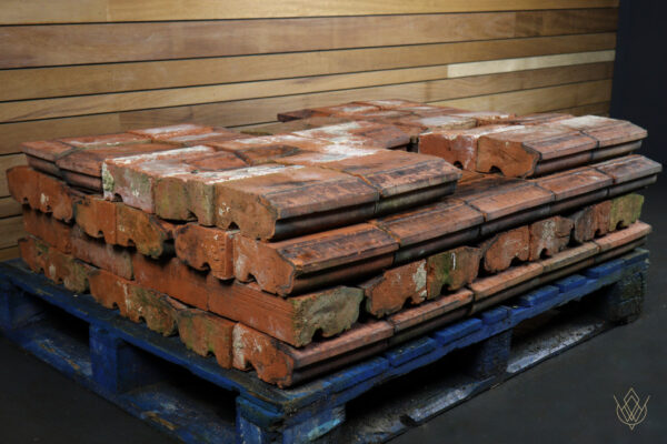 38x Red Terracotta Plinth Outer/String Course Bricks - Image 6