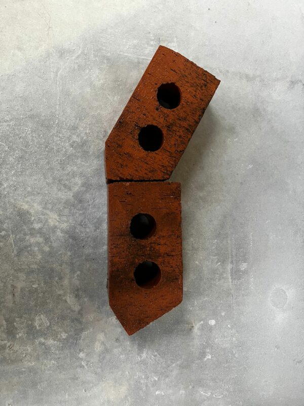 112 x Squint Red Bricks - Smooth Special Shape - WM11123 - Image 10