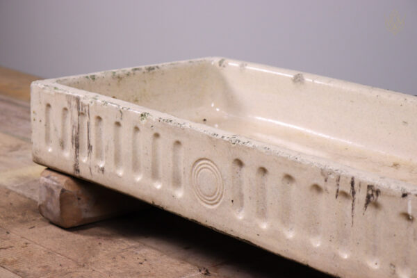 19th Century Buff Fluted Butlers Sink - WM11428 - Image 2