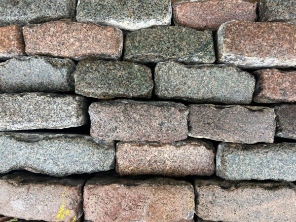 Reclaimed Knightsbridge Mixed Pink/Grey Granite Cobbles/Setts - WM11803 - Image 5