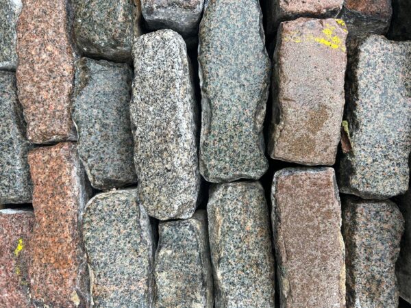 Reclaimed Knightsbridge Mixed Pink/Grey Granite Cobbles/Setts - WM11803 - Image 2