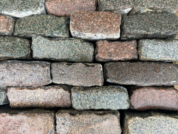 Reclaimed Knightsbridge Mixed Pink/Grey Granite Cobbles/Setts - WM11803