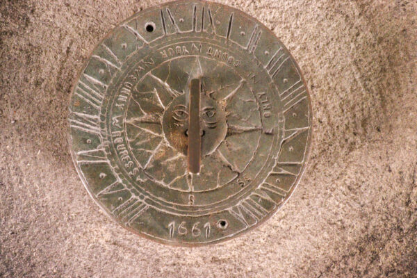 18th Century Limestone Birdbath with Sundial - WM11963 - Image 6