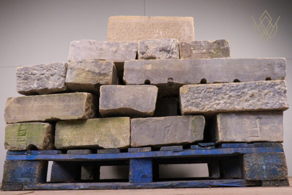 4m2 - Lined Punch Face Building Stone - WM12059 - Image 3