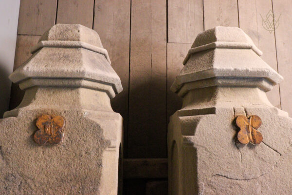 Large Pair of Ornate Carved Victorian Sandstone Gate Posts - WM12098 - Image 2