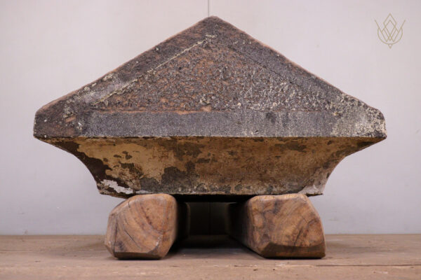 Carved Stone Victorian Sandstone Pier Cap - WM12101 - Image 4