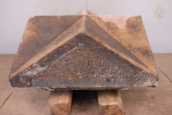 Carved Stone Victorian Sandstone Pier Cap - WM12101 - Image 2