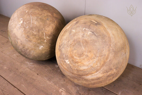 Large Pair of 24" Diameter Stone Balls - WM12105 - Image 3