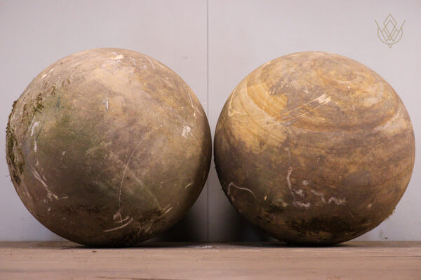 Large Pair of 24" Diameter Stone Balls - WM12105 - Image 7