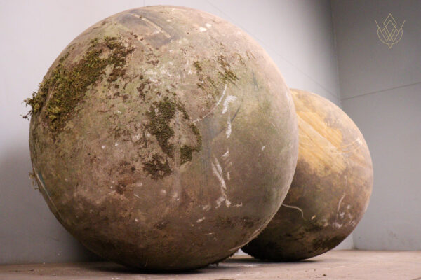 Large Pair of 24" Diameter Stone Balls - WM12105 - Image 6