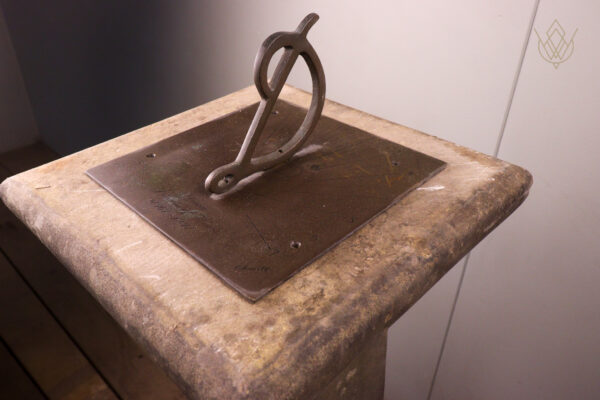 Large Original 19th Century 3 Piece Stone Sundial - WM12117 - Image 8