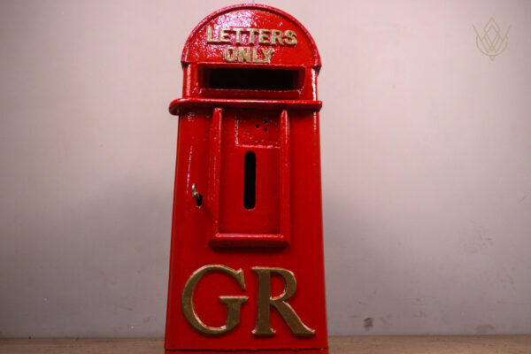 Cast Iron GR 'Hovis' Pole Mounted Post Box - WM12125 - Image 9