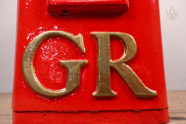 Cast Iron GR 'Hovis' Pole Mounted Post Box - WM12125 - Image 7
