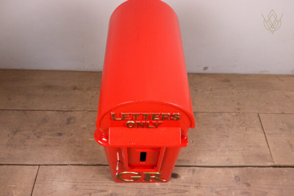 Cast Iron GR 'Hovis' Pole Mounted Post Box - WM12125 - Image 5