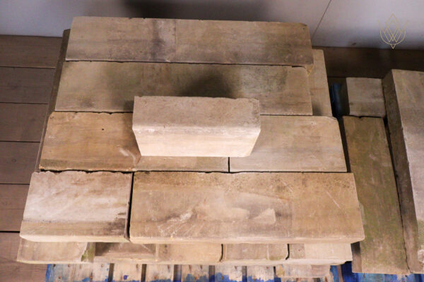 29m - Yorkstone 8" x 4" Edging Kerbs inc Radius - WM12137 - Image 6