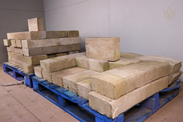 29m - Yorkstone 8" x 4" Edging Kerbs inc Radius - WM12137 - Image 4