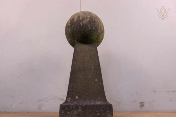 19th Century Stone Ball Finial/Pier Cap - WM12149 - Image 4
