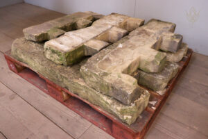 18.5ft - 12" x 4" Castellated Stone Outer Course/Edging - WM12150