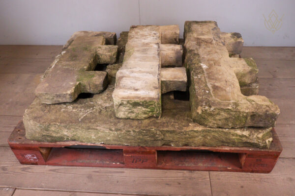 18.5ft - 12" x 4" Castellated Stone Outer Course/Edging - WM12150 - Image 5