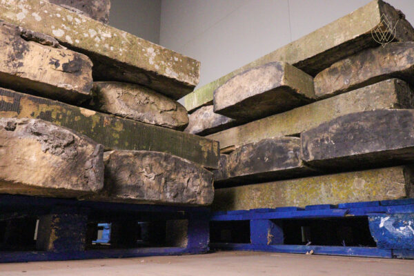 115ft - 16" x 5.75" 19th Century Reclaimed Round Top Coping Stones - WM12151 - Image 3
