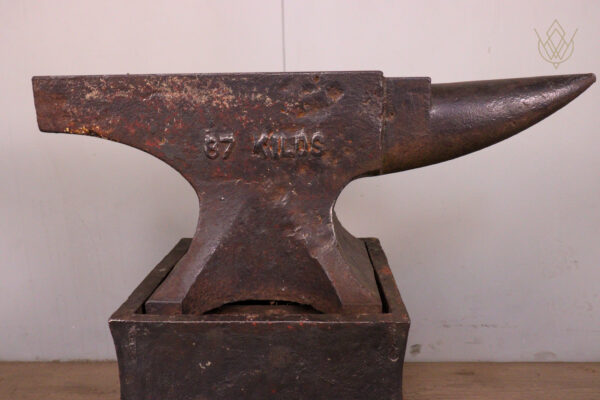 Vintage 87 Kilos Blacksmiths Anvil on Stand - WM12153 - Image 6