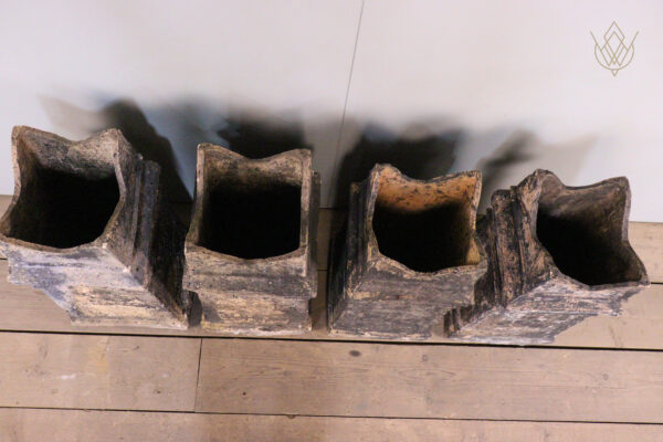 Set of Four Buff Terracotta Chimney Pots - WM12163 - Image 2