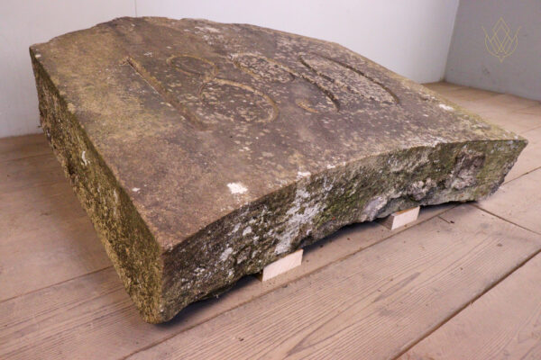 Large Victorian Carved Stone Date Stone '1890' - WM12189 - Image 6