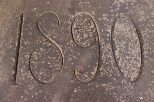 Large Victorian Carved Stone Date Stone '1890' - WM12189 - Image 5