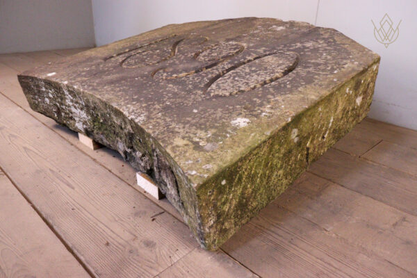 Large Victorian Carved Stone Date Stone '1890' - WM12189 - Image 3