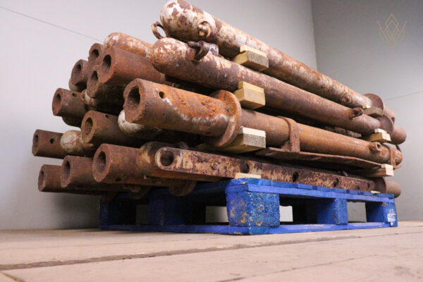 49x 19th Century Cast Iron Railing Post + 2 Gateposts - WM12201 - Image 9