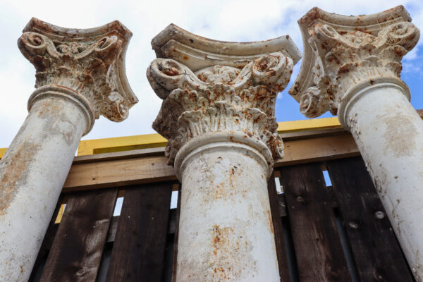 Set of 3 Ornate Victorian Cast Iron Columns/Pillars/Stanchions - WM12202 - Image 4