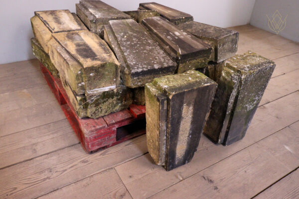 18x Victorian Sandstone Key Stones - WM12214