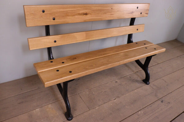 Refurbished 19th Century Cast Iron Park Bench with Oak Slats - WM12194 - Image 6