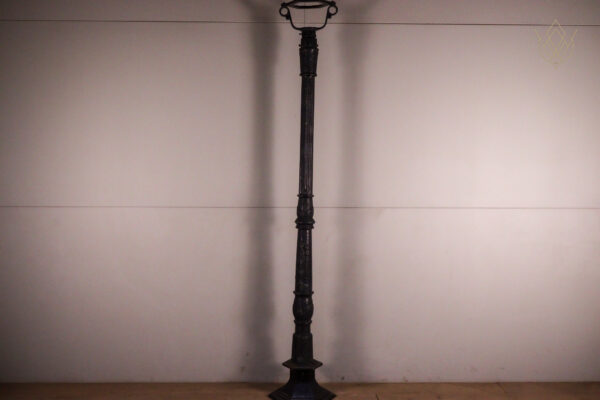 Ornate Black Cast Iron Lamppost - WM12216 - Image 9