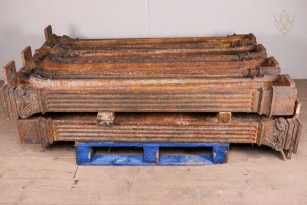 Set of 8 Cast Iron Stanchions/Pillars/Posts - WM12217 - Image 2