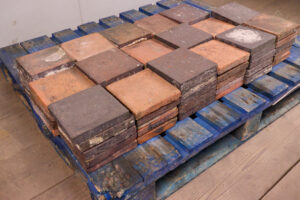80 - 6.25"x6.25" Mixed Blue & Red Victorian Quarry Tiles - WM12230