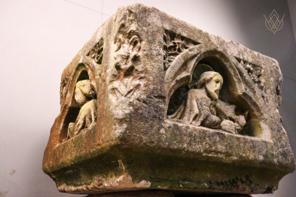 18th Century Stone Carved Font Depicting Religious Carving - WM12233 - Image 4