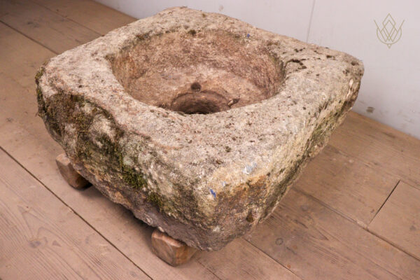 Large 19th Century Gritstone Gully Top Stone Cover - WM12235 - Image 8