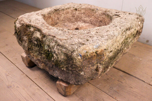 Large 19th Century Gritstone Gully Top Stone Cover - WM12235 - Image 5
