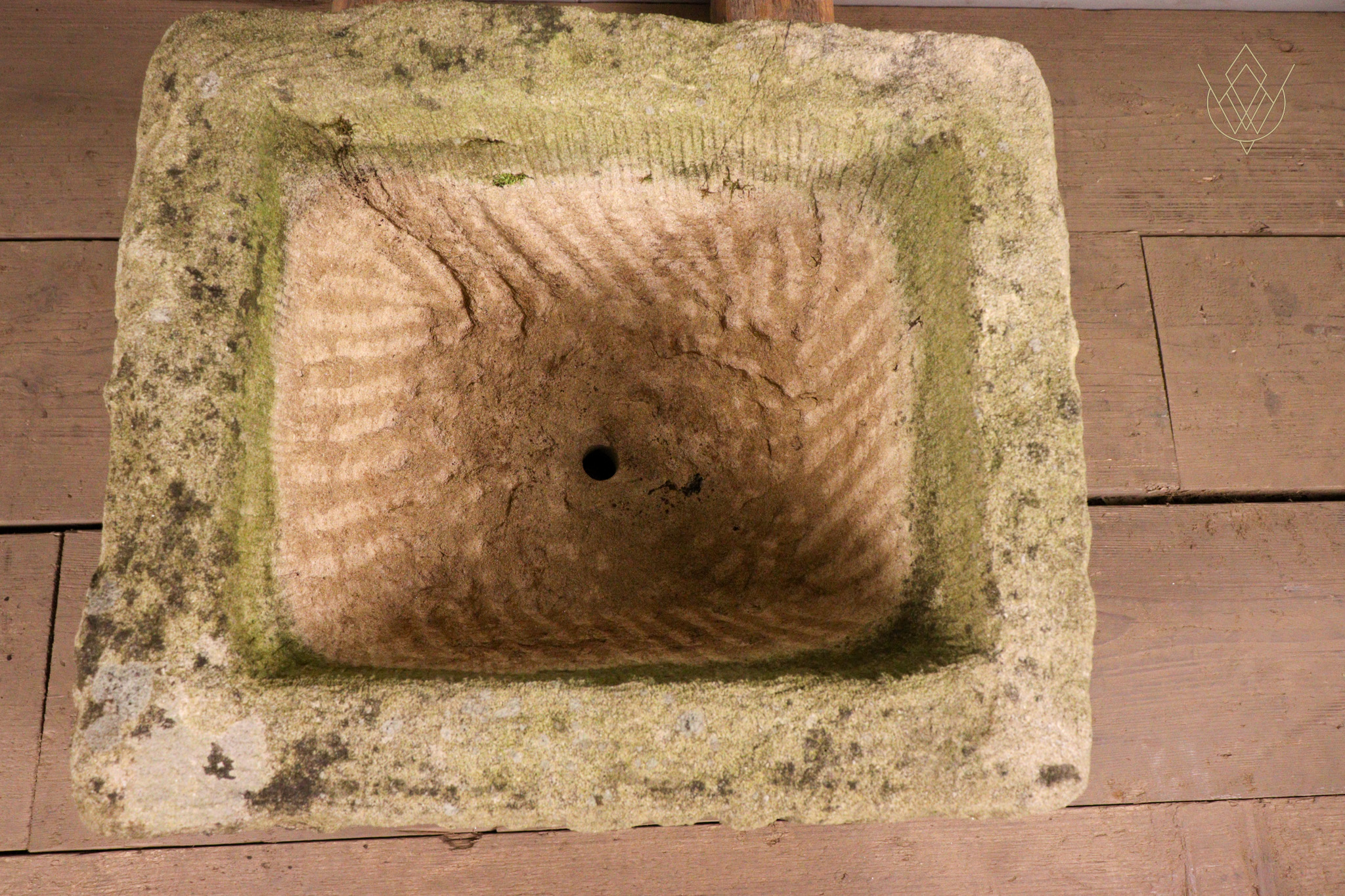 19th Century Carved Stone Water Trough/Planter - WM12279 - Image 2