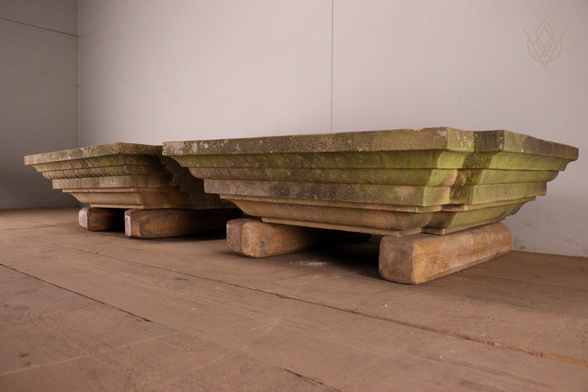 Pair of Decorative Stone Outer Course Corners - WM12307 - Image 8