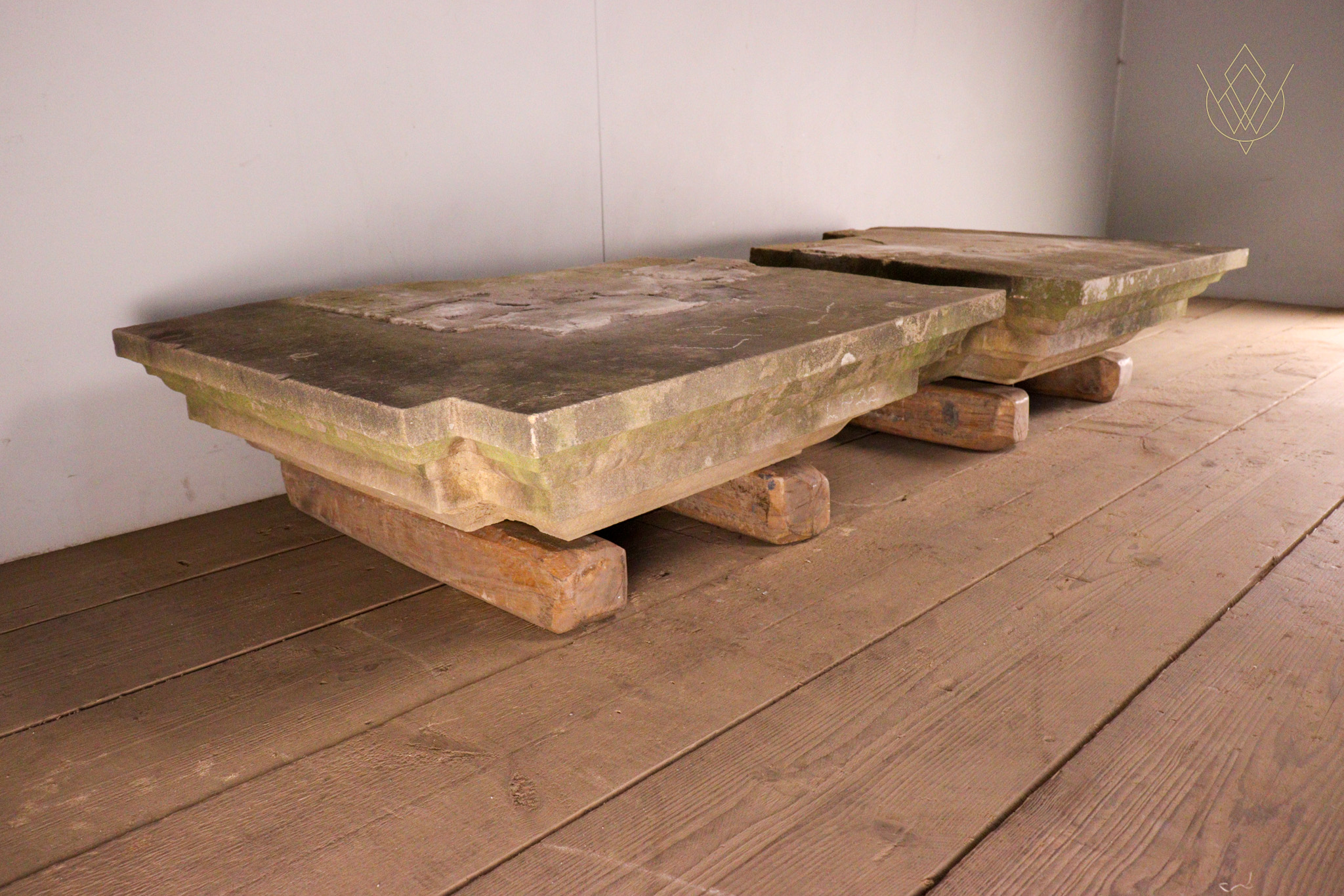 Pair of Decorative Stone Outer Course Corners - WM12307 - Image 3