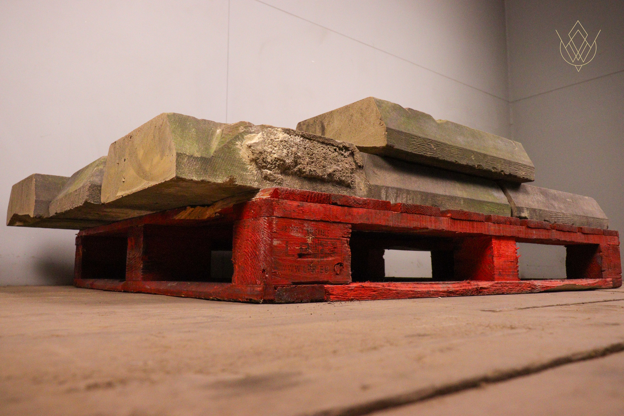 20.4ft - 12" x 4" Reclaimed 5 Sided Sandstone Coping Stones - WM12329 - Image 5