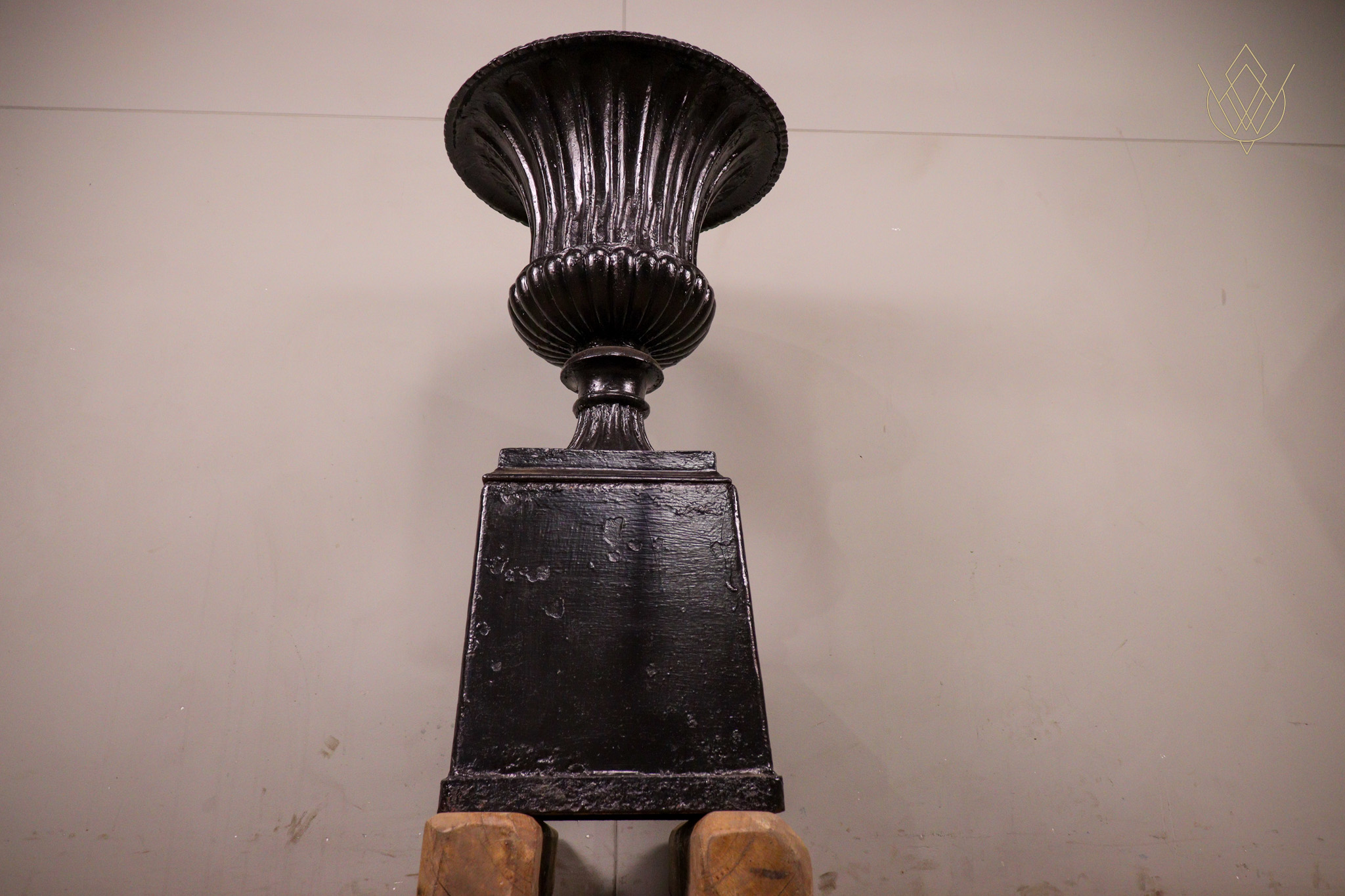 Victorian Cast Iron Urn & Plinth - WM12325 - Image 4