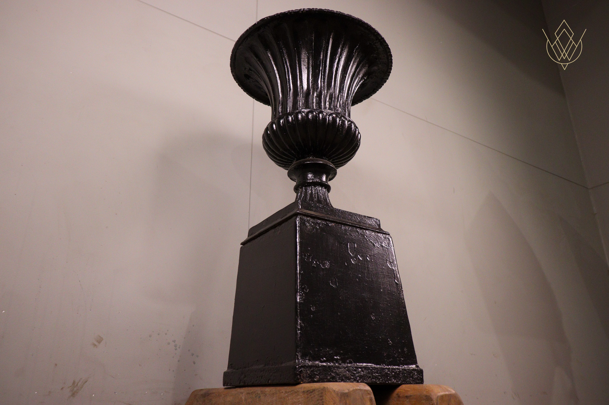 Victorian Cast Iron Urn & Plinth - WM12325 - Image 3